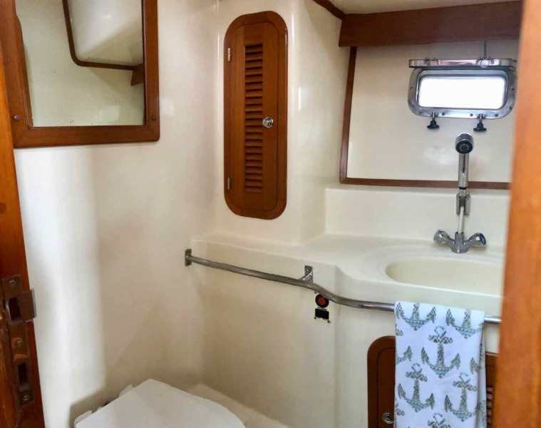 2005 Heritage East Sundeck Trawler