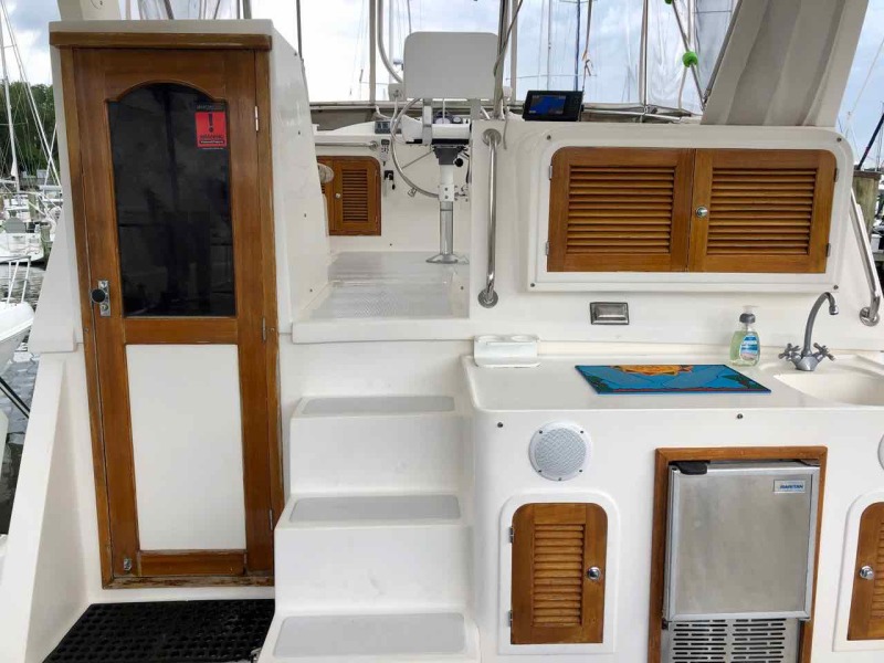 2005 Heritage East Sundeck Trawler