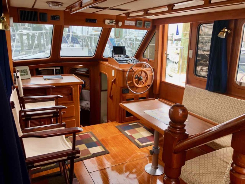 2005 Heritage East Sundeck Trawler