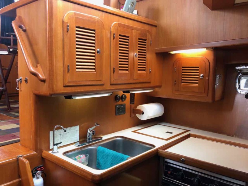 2005 Heritage East Sundeck Trawler