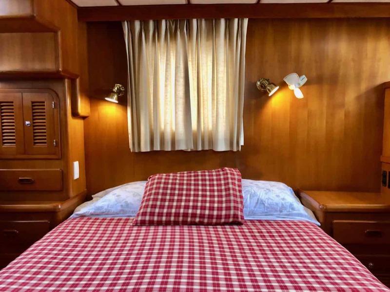 2005 Heritage East Sundeck Trawler