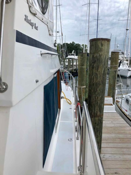 2005 Heritage East Sundeck Trawler