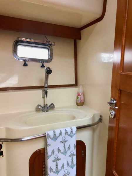 2005 Heritage East Sundeck Trawler