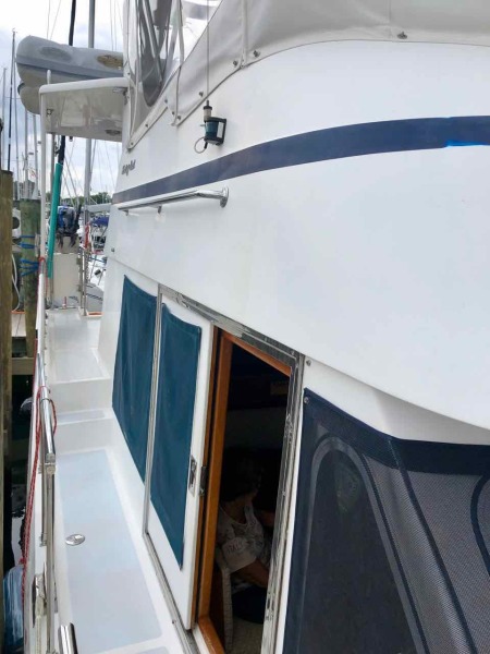 2005 Heritage East Sundeck Trawler