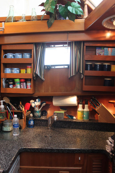 1987 Marine Trader Tradewind