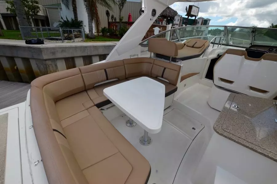 2016 Sea Ray 350 Sundancer