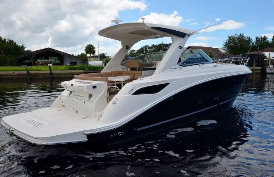 2016 Sea Ray 350 Sundancer