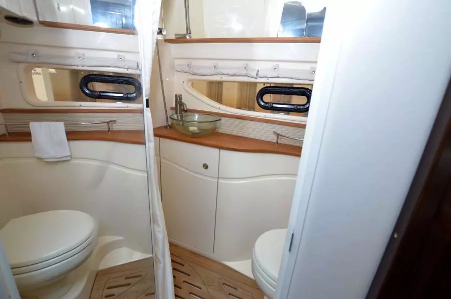 2016 Sea Ray 350 Sundancer