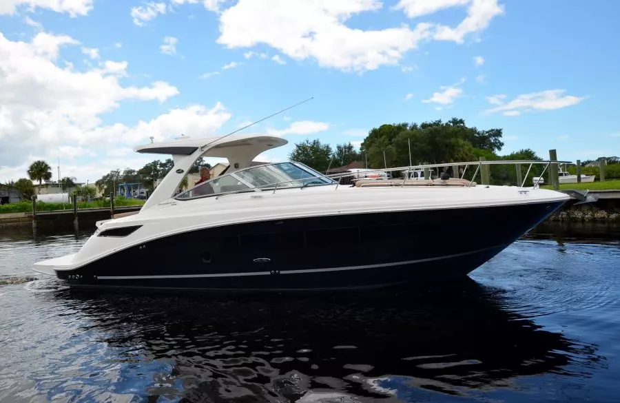 2016 Sea Ray 350 Sundancer