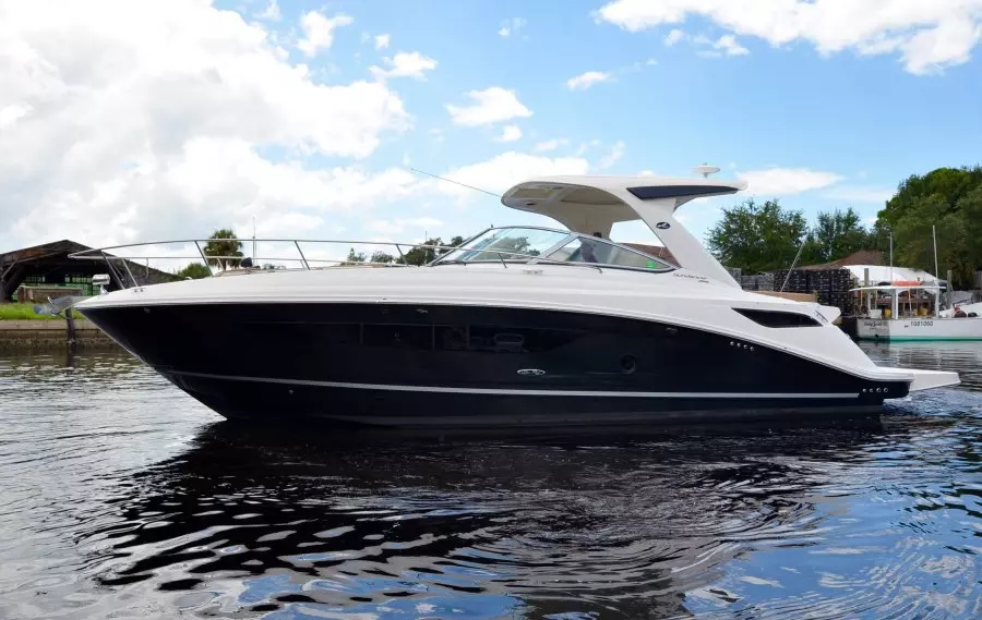 2016 Sea Ray 350 Sundancer