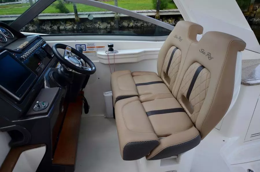 2016 Sea Ray 350 Sundancer