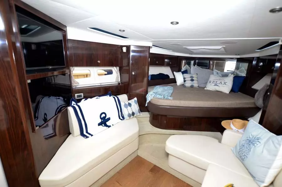 2016 Sea Ray 350 Sundancer