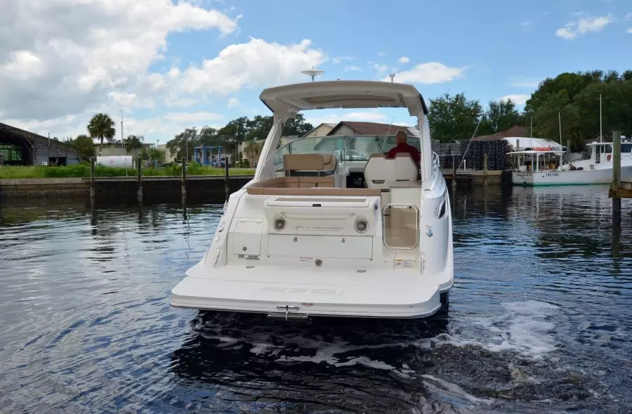 2016 Sea Ray 350 Sundancer