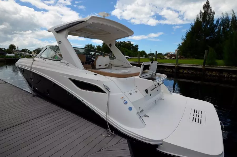 2016 Sea Ray 350 Sundancer