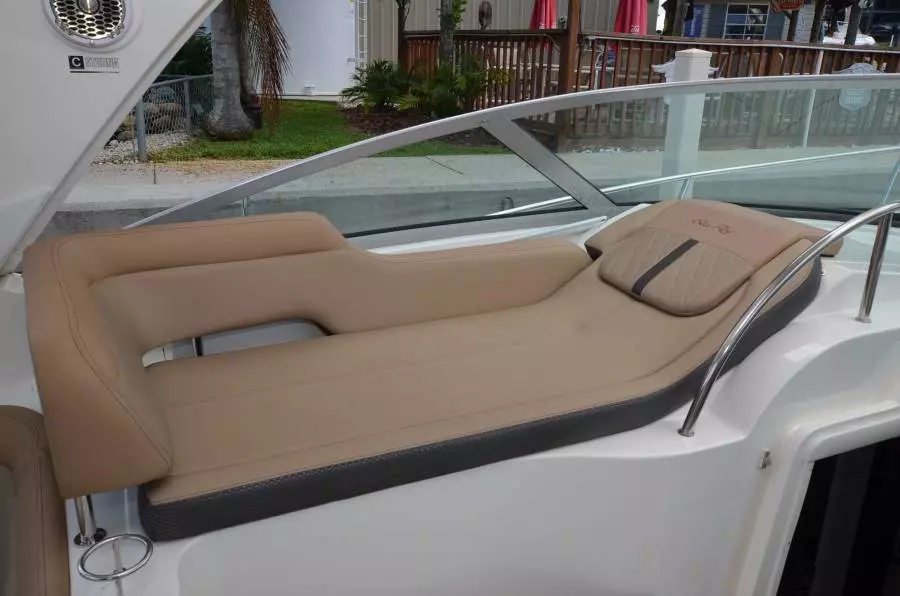 2016 Sea Ray 350 Sundancer