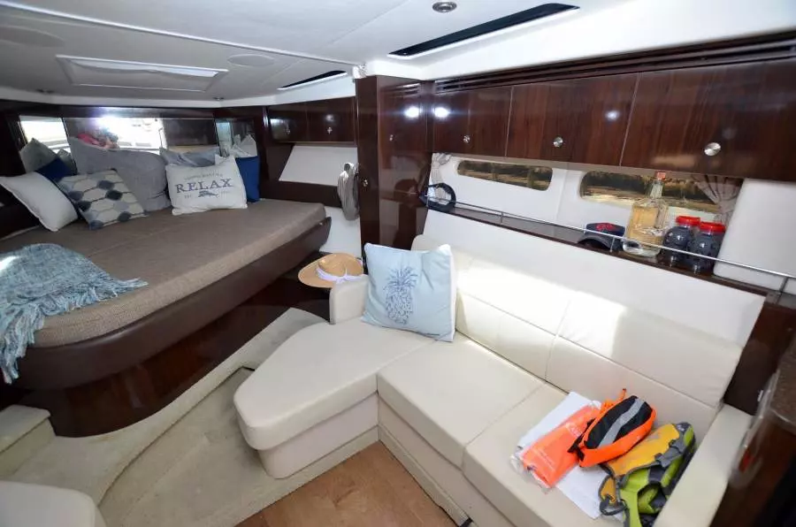 2016 Sea Ray 350 Sundancer