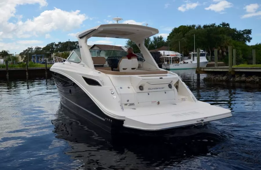 2016 Sea Ray 350 Sundancer