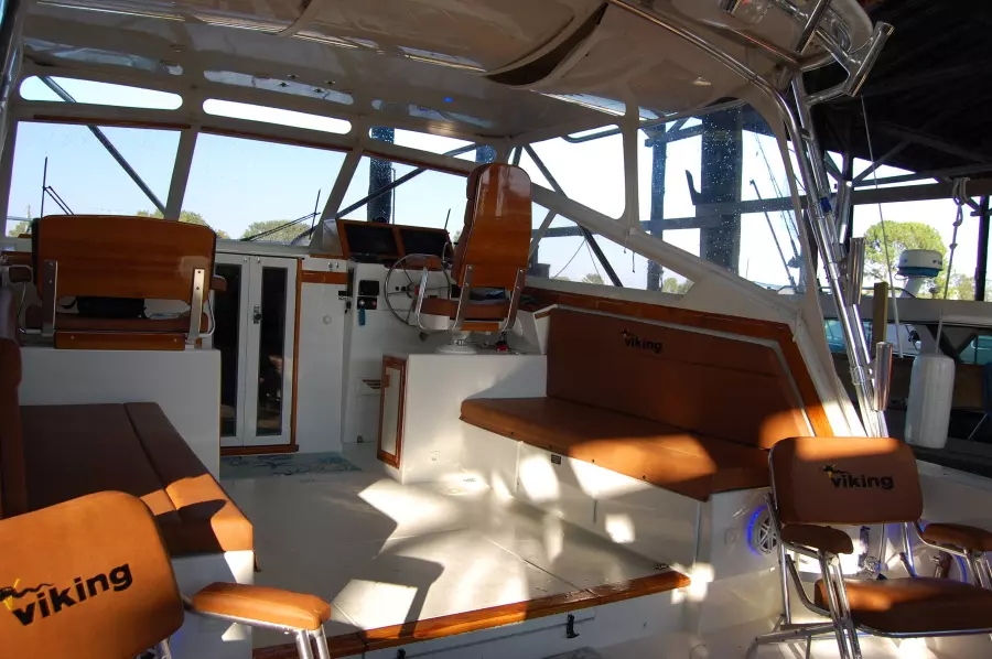 Yellow Dog 35ft Viking Yacht For Sale