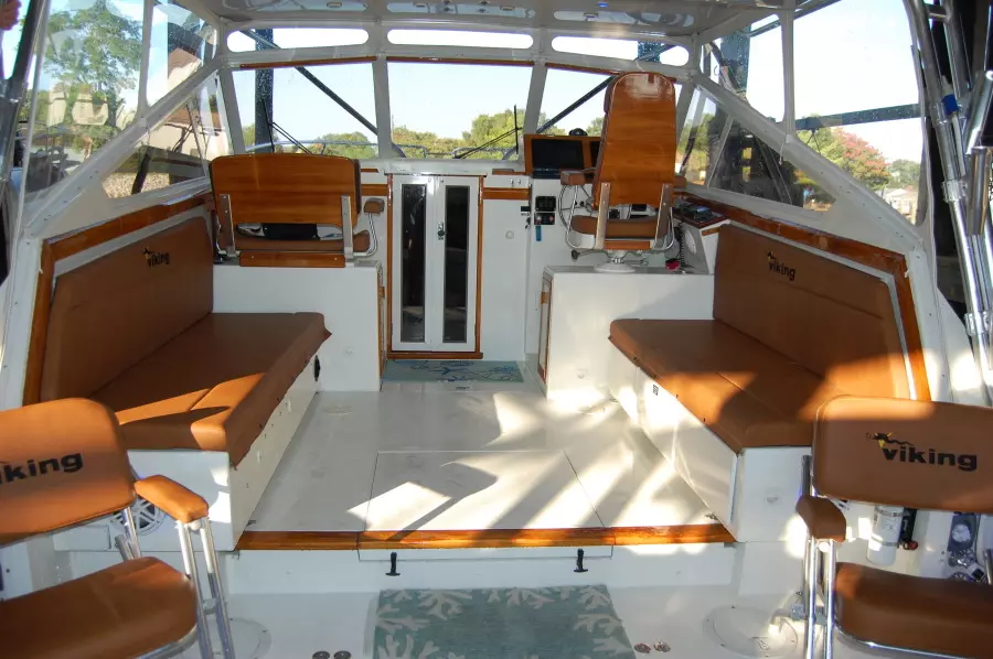 Yellow Dog 35ft Viking Yacht For Sale