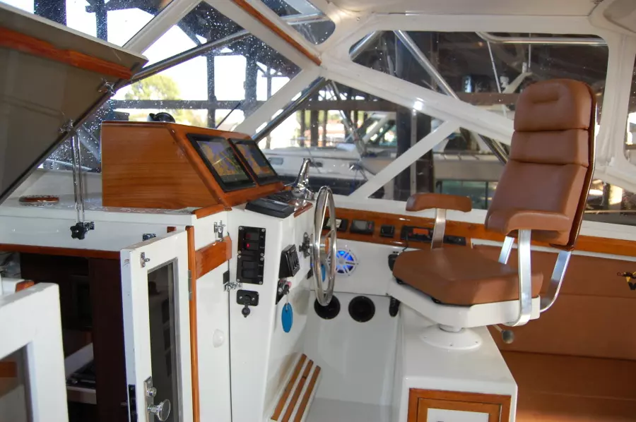 Yellow Dog 35ft Viking Yacht For Sale