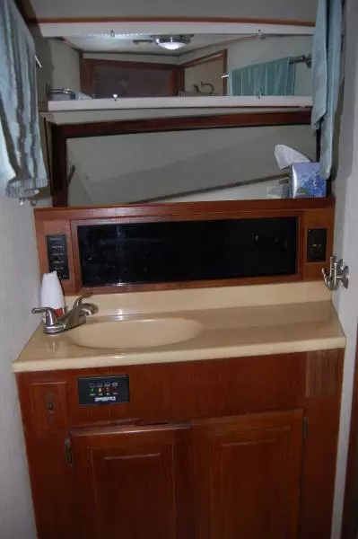 Yellow Dog 35ft Viking Yacht For Sale