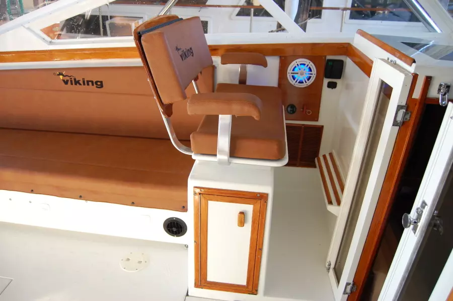 Yellow Dog 35ft Viking Yacht For Sale