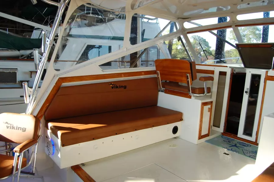 Yellow Dog 35ft Viking Yacht For Sale