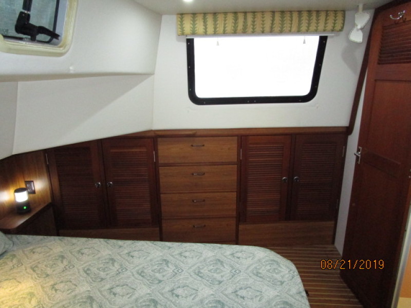 2007 Endeavour "40" Trawler Cat