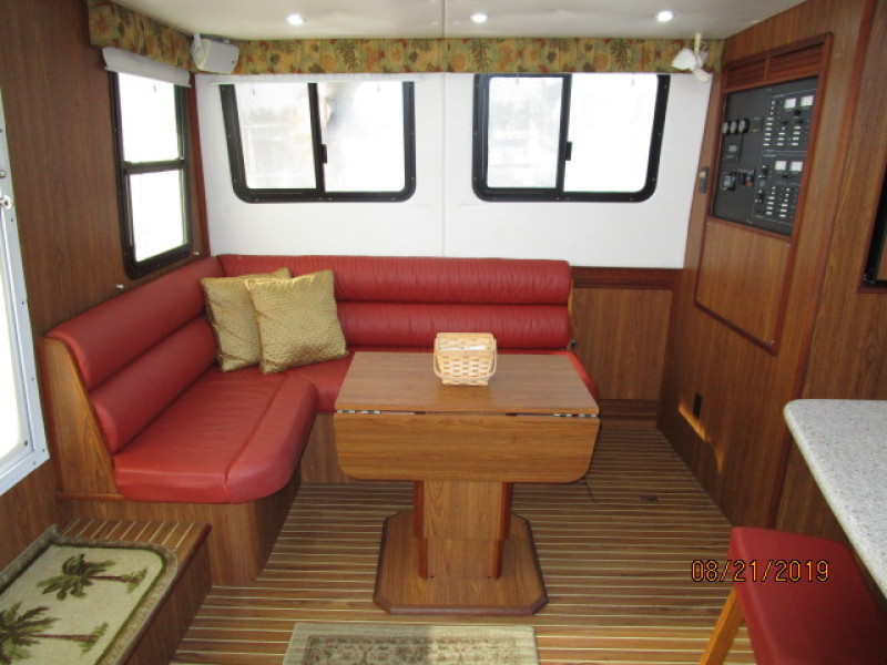 2007 Endeavour "40" Trawler Cat