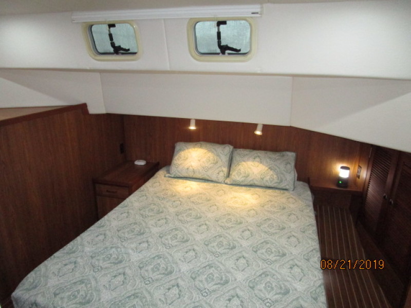 2007 Endeavour "40" Trawler Cat