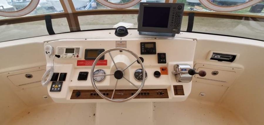 2004 Mainship 400