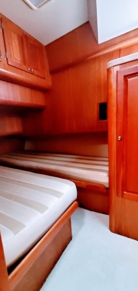 2004 Mainship 400
