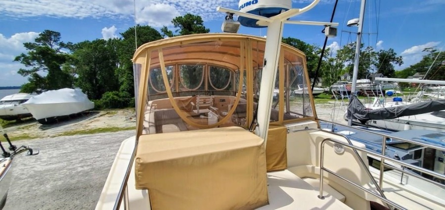 2004 Mainship 400