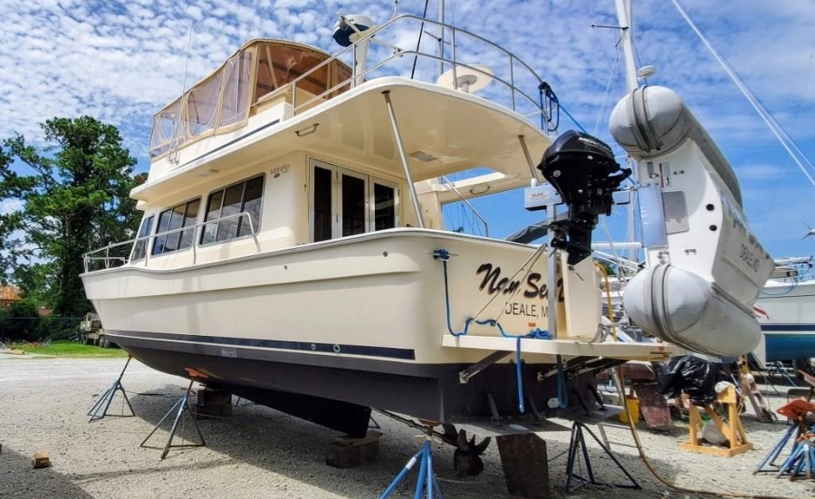 2004 Mainship 400