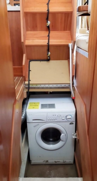 2004 Mainship 400