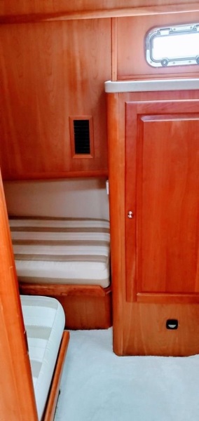 2004 Mainship 400