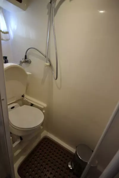 2003 Selene 53 Ocean Trawler - Forward Stateroom Head