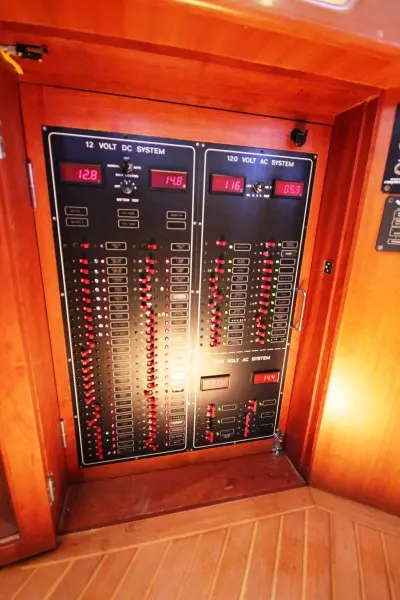 2003 Selene 53 Ocean Trawler - Main Distribution Panel