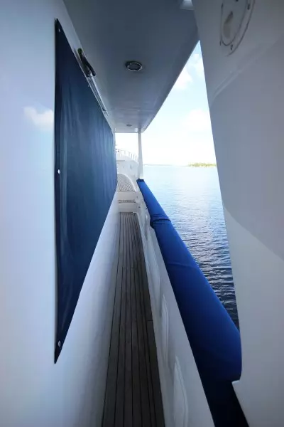 2003 Selene 53 Ocean Trawler - Starboard Walkway