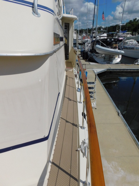 1990 Atlantic 44 motor yacht