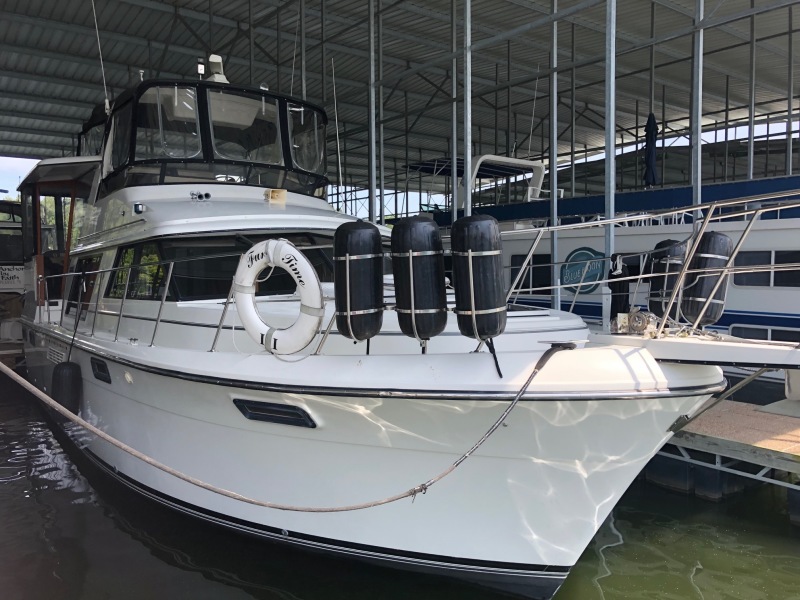 1988 Carver 42 Aft Cabin