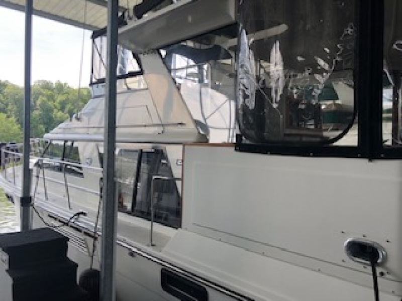 1988 Carver 42 Aft Cabin