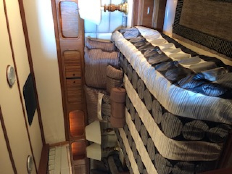 1988 Carver 42 Aft Cabin