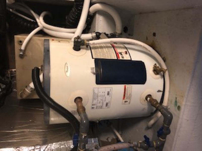 1988 Carver 42 Aft Cabin