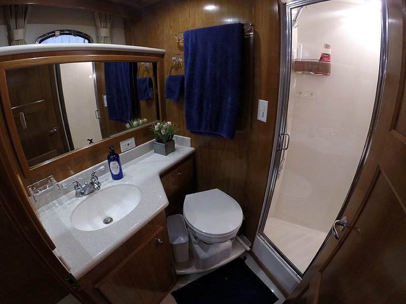 2004 Navigator 5700 Rival Pilothouse