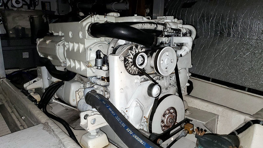 2004 Navigator 5700 Rival Pilothouse
