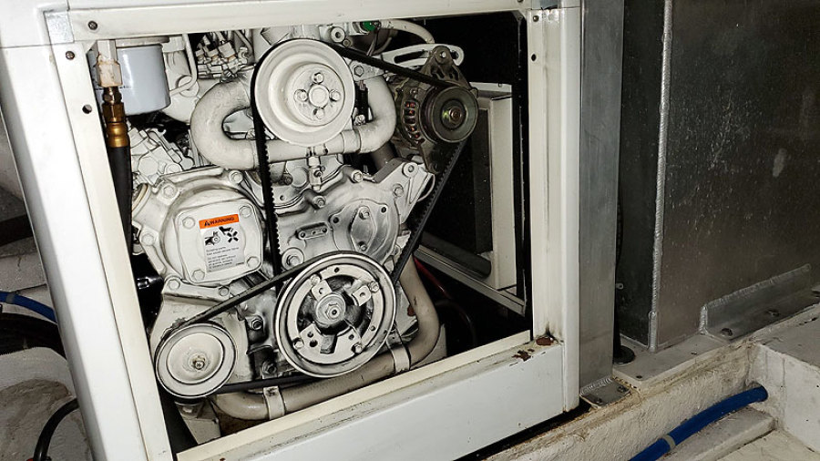 2004 Navigator 5700 Rival Pilothouse