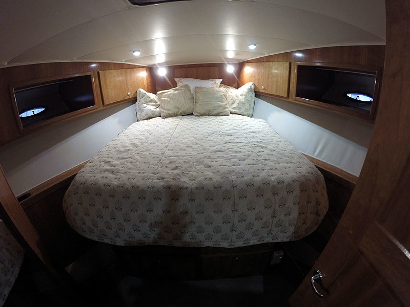 2004 Navigator 5700 Rival Pilothouse