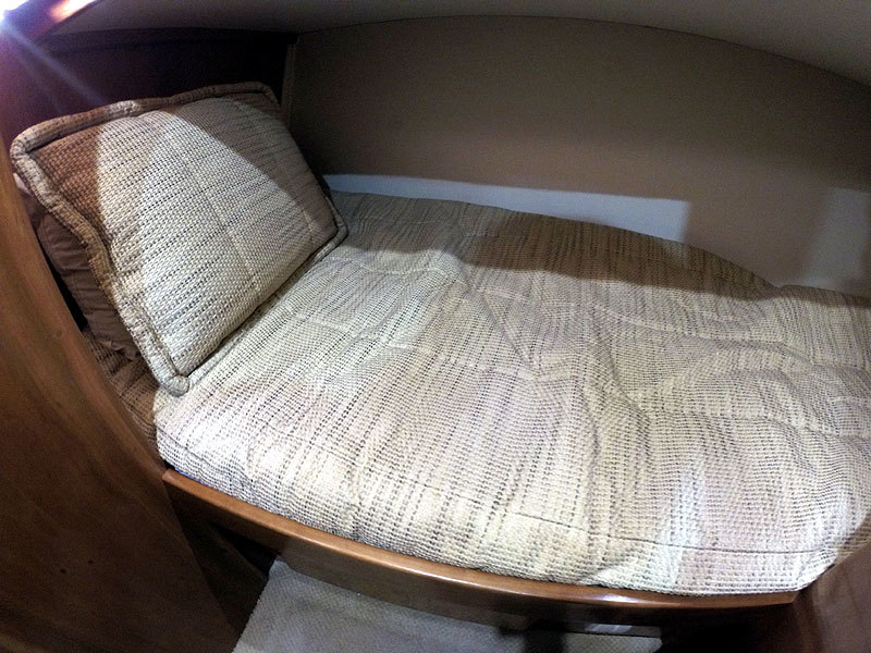 2004 Navigator 5700 Rival Pilothouse