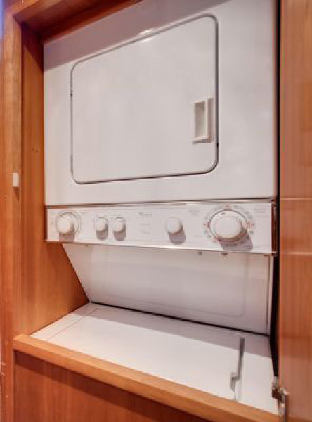 2004 Navigator 5700 Rival Pilothouse
